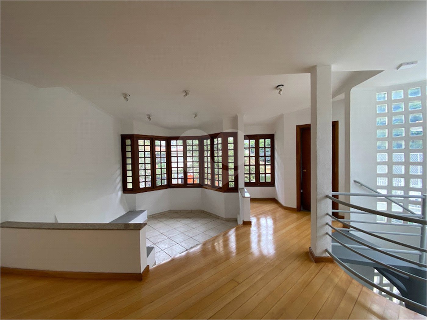 Sobrado à venda com 7 quartos, sendo 2 suítes, em Brooklin Paulista, São Paulo, SP