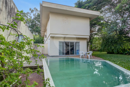 Casa à venda com 4 quartos, sendo 3 suítes, em Jardim Marajoara, São Paulo, SP