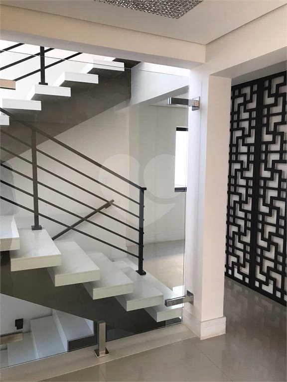 Casa à venda com 6 quartos, sendo 3 suítes, no condomínio Jardim Vila Paradiso, Indaiatuba - SP