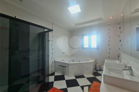 Casa à venda com 3 suítes em Interlagos, São Paulo, SP
