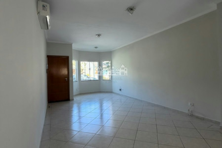 Casa à venda com 3 quartos, sendo 1 suíte, no condomínio Bella Vita, Atibaia - SP