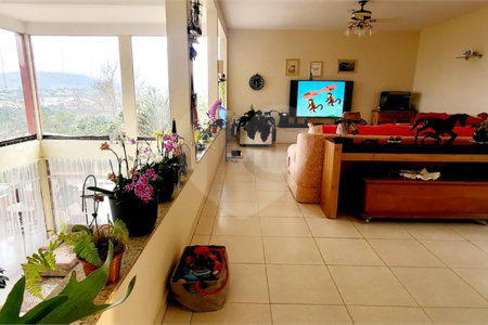Chácara à venda com 3 quartos, sendo 1 suíte,  em Jardim Estância Brasil, Atibaia, SP
