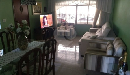 Casa à venda com 3 quartos, sendo 1 suíte,  em Vila Galvão, Guarulhos, SP