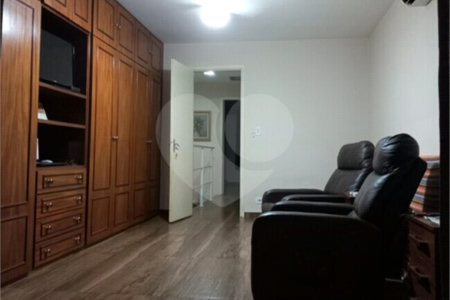 Sobrado à venda com 2 quartos em Jardim Santa Emília, São Paulo, SP