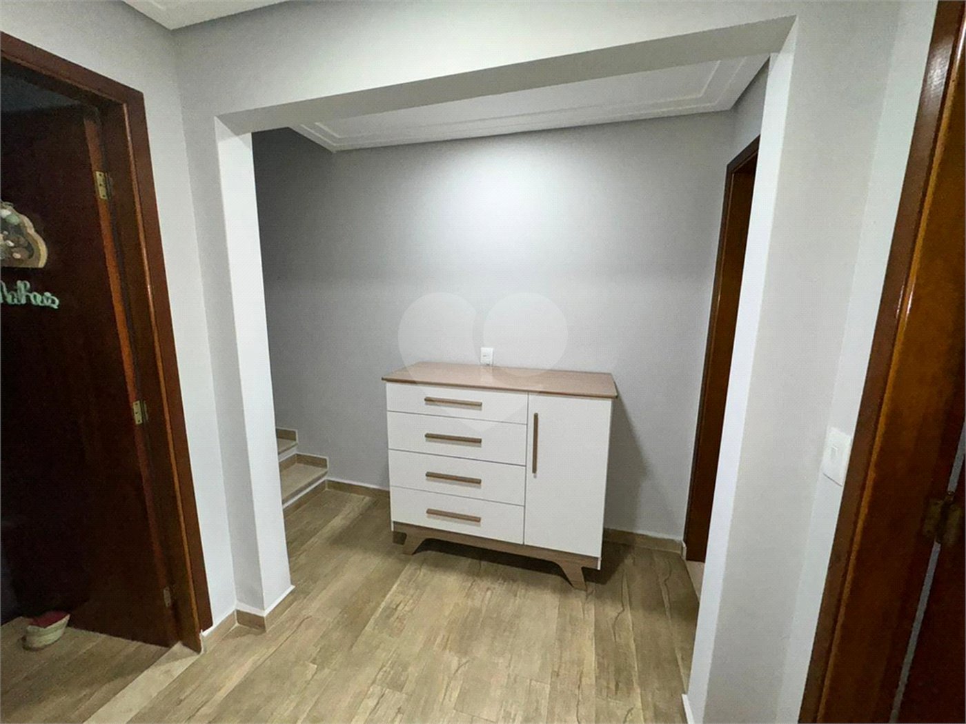 Casa à venda com 3 quartos, sendo 1 suíte, no condomínio Residencial Jardim das Flores 1510, Cotia - SP