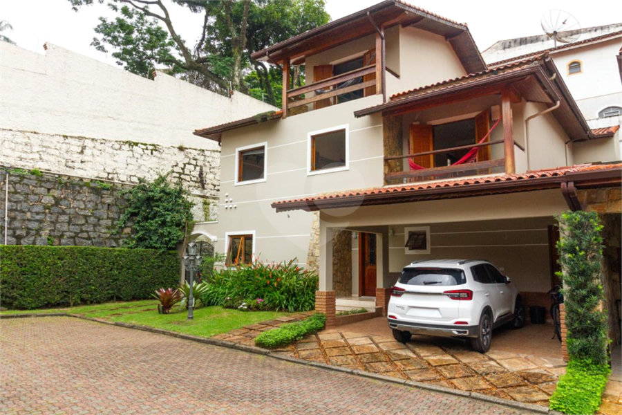 Casa à venda com 4 quartos, sendo 2 suítes, no condomínio Da Serra, São Paulo - SP
