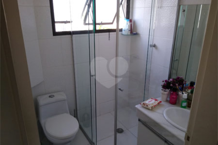 Apartamento à venda com 3 quartos, sendo 1 suíte,  em Vila Vitória, Mogi das Cruzes, SP