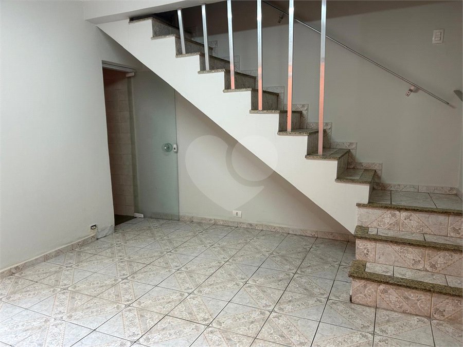 Sobrado para alugar com 2 quartos em Vila Anastácio, São Paulo, SP