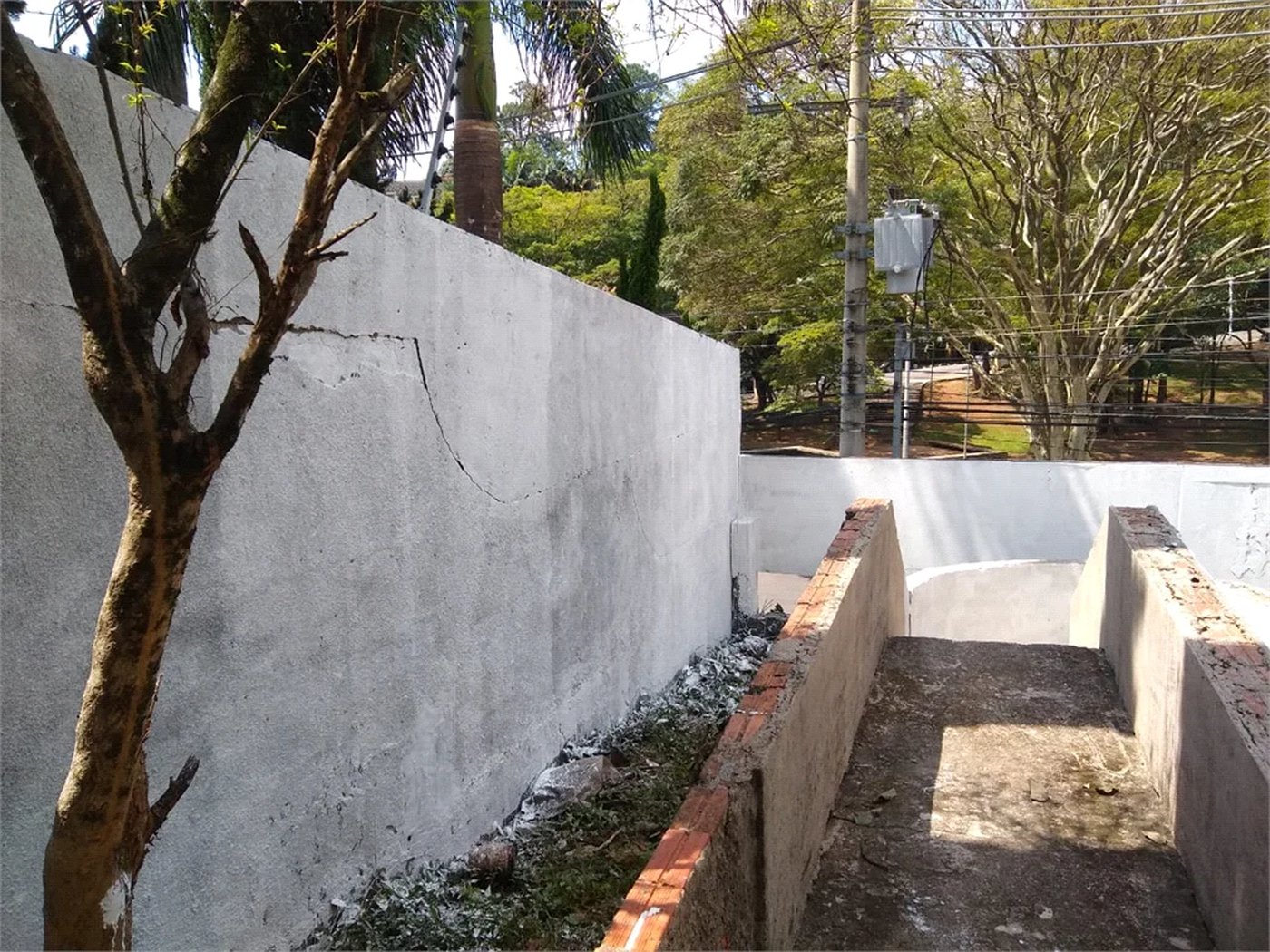 Sobrado à venda com 4 quartos, sendo 3 suítes, em Morumbi, São Paulo, SP