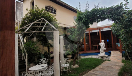 Casa à venda com 4 quartos, sendo 2 suítes,  em Vila Bela Flor, Mogi das Cruzes, SP