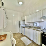 Apartamento Residencial à venda, Pitangueiras, Guarujá - AP0768.