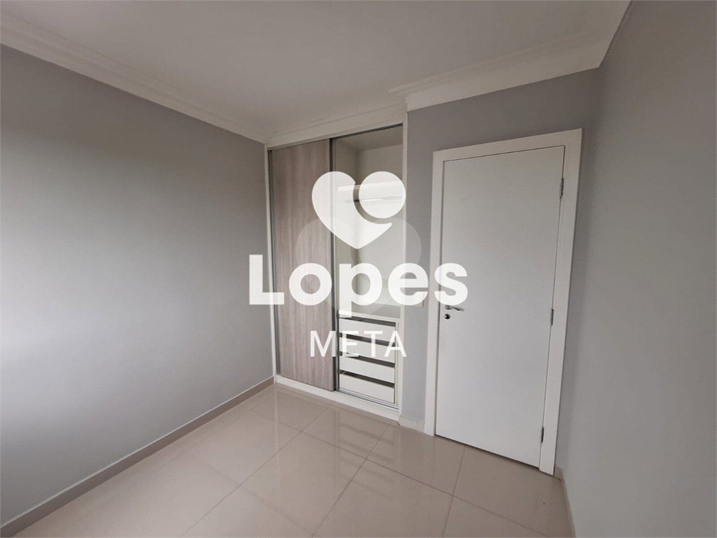 Apartamento à venda com 3 quartos, sendo 1 suíte, em Vila Industrial, São José dos Campos, SP