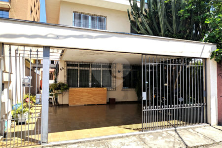 Sobrado à venda com 5 quartos, sendo 1 suíte,  em Vila Nova Conceição, São Paulo, SP