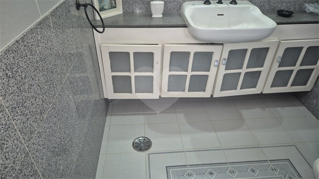 Casa à venda com 4 quartos, sendo 3 suítes,  no condomínio Chácara das Rosas, São Paulo - SP