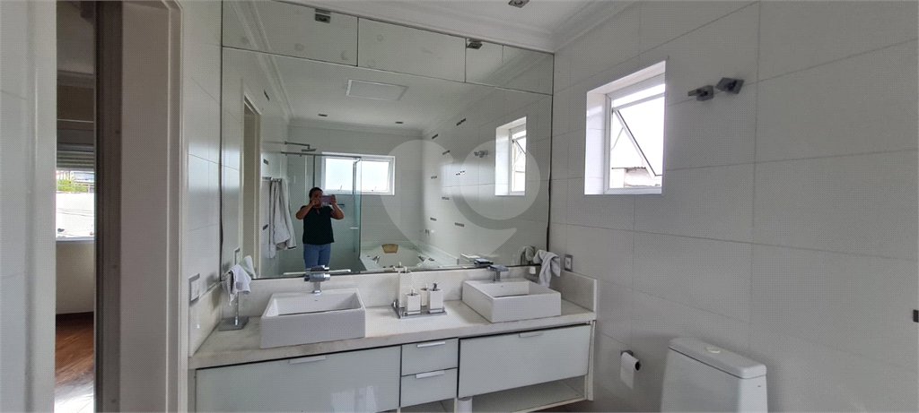 Sobrado à venda com 4 quartos, sendo 1 suíte, em Jabaquara, São Paulo, SP