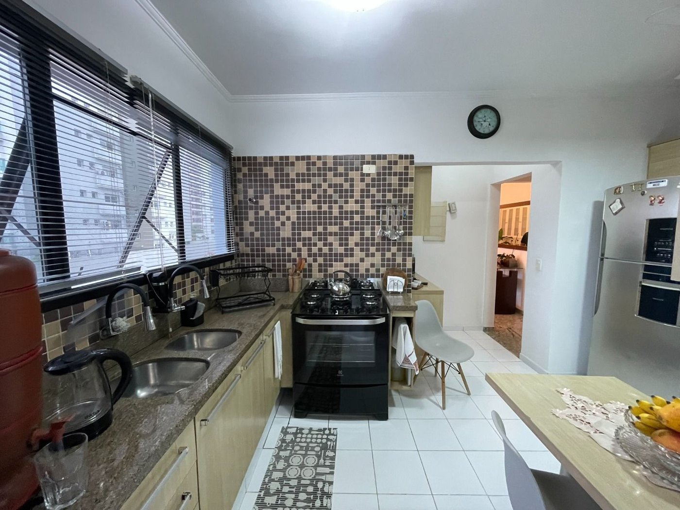 Apartamento 3 dormitórios com 2 suítes, 2 vagas demarcadas, no Embaré, Santos