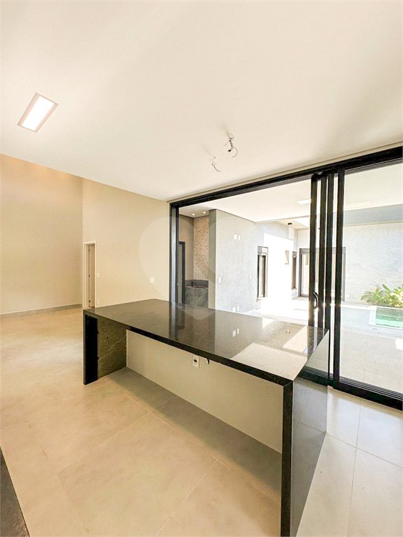 Casa à venda com 3 suítes no condomínio Residencial Mont'alcino, Valinhos - SP