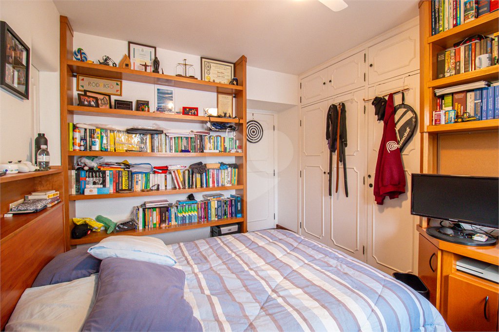 Apartamento à venda com 4 quartos, sendo 3 suítes, em Chácara Santo Antônio, São Paulo, SP