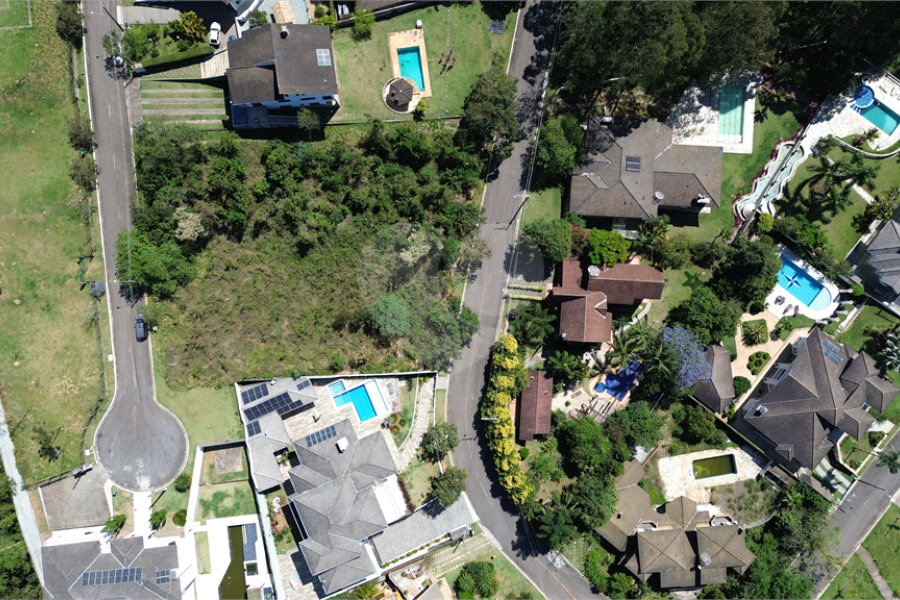 Terreno à venda no condomínio Suíça da Cantareira, Mairiporã - SP