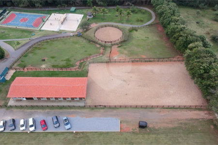 Casa para alugar com 5 quartos, sendo 1 suíte, no condomínio Figueira Garden, Atibaia - SP