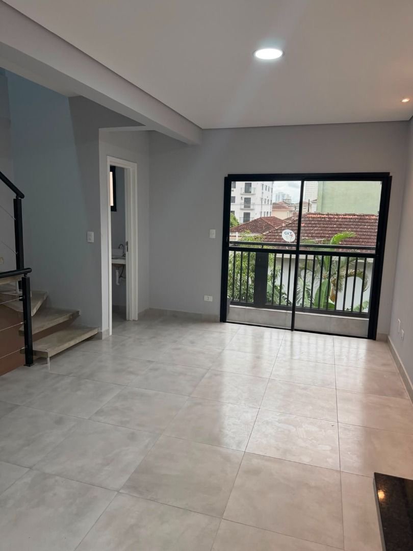 Casa com 2 dormitórios à venda, 116 m² por R$ 650.000,00 - Marapé - Santos/SP