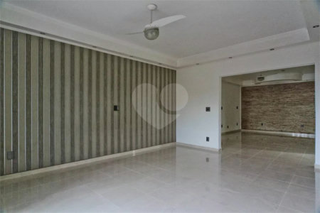 Casa para alugar com 211m², 3 quartos Sem Vaga -Vila Boaçava - São Paulo