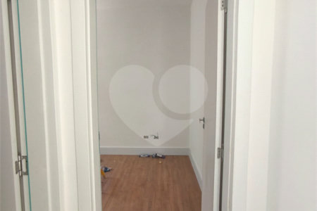 Casa à venda com 3 quartos, sendo 1 suíte, no condomínio Villagio Brasil, Atibaia - SP