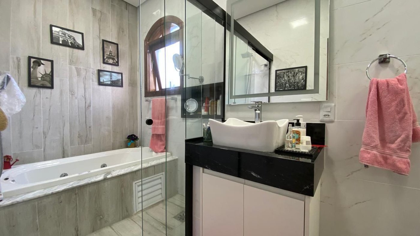 Casa com 4 dormitórios à venda, 380 m² por R$ 2.400.000,00 - Embaré - Santos/SP