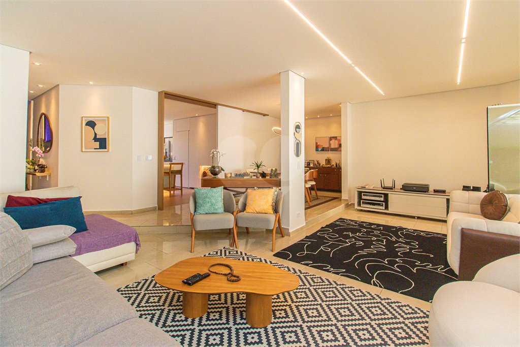 Casa à venda com 3 suítes em Jardim Prudência, São Paulo, SP