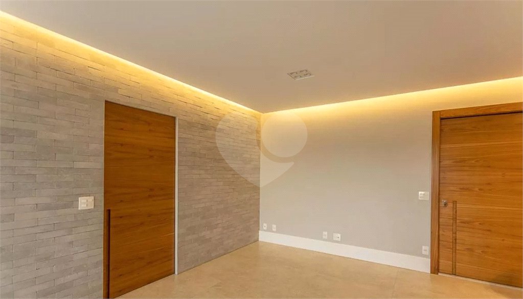Apartamento à venda com 3 quartos, sendo 1 suíte, em Vila Anastácio, São Paulo, SP