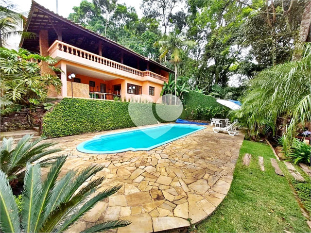 Casa à venda com 4 quartos, sendo 2 suítes,  no condomínio Parque Imperial da Cantareira, Mairiporã - SP