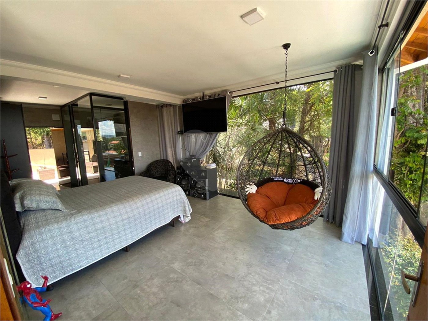 Casa à venda com 4 suítes em Vila Santista, Atibaia, SP