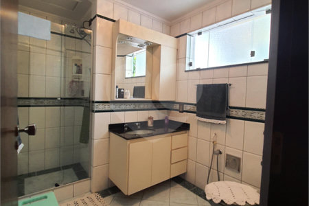 Sobrado à venda com 3 quartos, sendo 1 suíte,  em Jardim Rizzo, São Paulo, SP