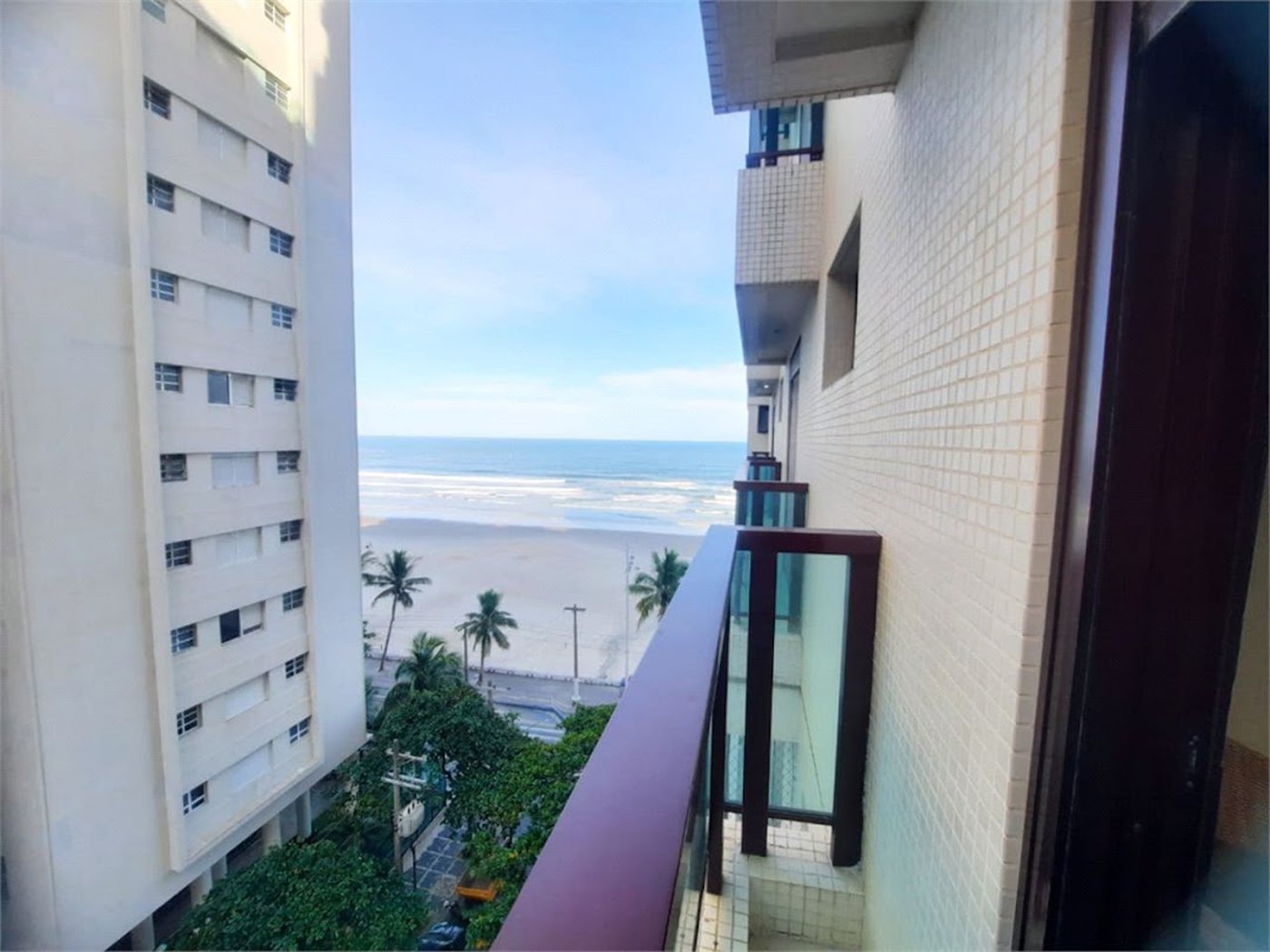 Apartamento Residencial à venda, Pitangueiras, Guarujá - AP0136.