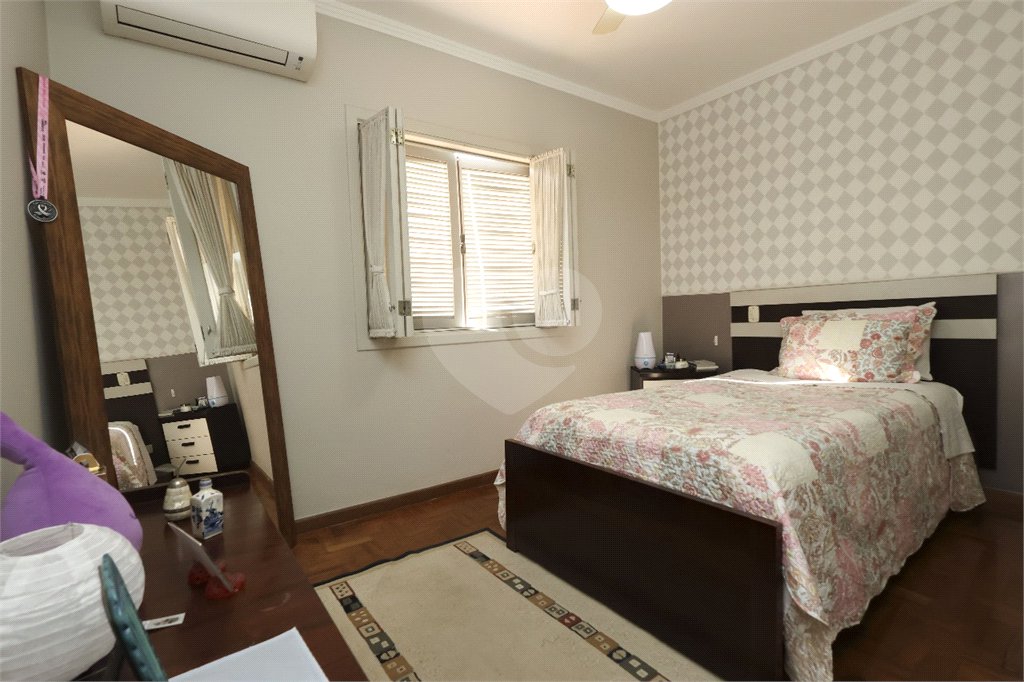 Casa à venda com 4 quartos, sendo 1 suíte, em Chácara Santo Antônio, São Paulo, SP