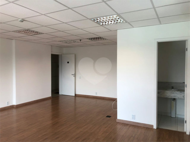 Sala à venda em Chácara Santo Antônio, São Paulo, SP