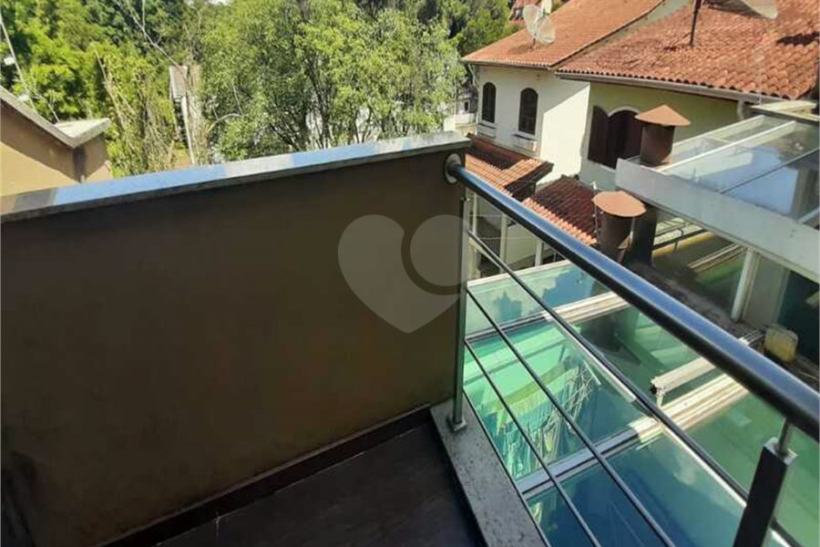 Casa à venda com 4 quartos, sendo 2 suítes, no condomínio Florada da Serra, São Paulo - SP