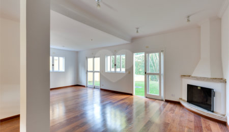 Casa para alugar com 4 quartos, sendo 2 suítes,  no condomínio Cassiano Ricardo, São Paulo - SP