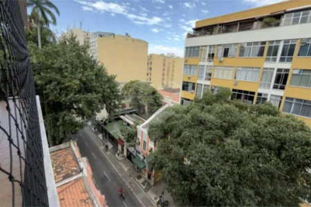 Apartamento à venda com 2 quartos, sendo 1 suíte,  em Laranjeiras, Rio de Janeiro, RJ