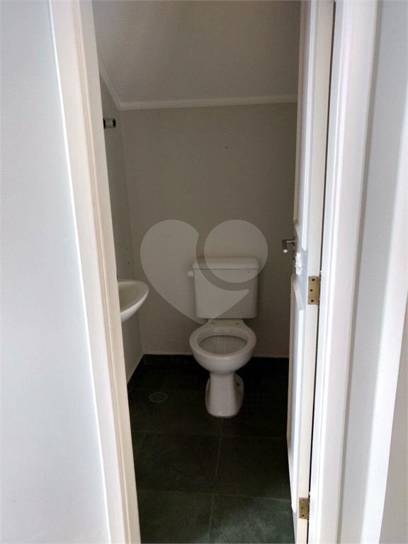 Casa à venda com 3 quartos, sendo 1 suíte, no condomínio Villaggio Dei Fiori, Louveira - SP