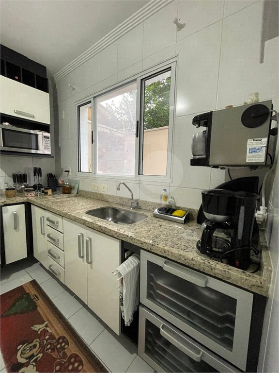 Casa à venda com 3 quartos, sendo 1 suíte, no condomínio Residencial Villagio Vitória, Guarulhos - SP