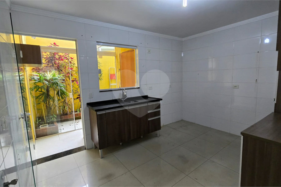Sobrado à venda com 3 quartos, sendo 1 suíte, em Vila Clarice, São Paulo, SP