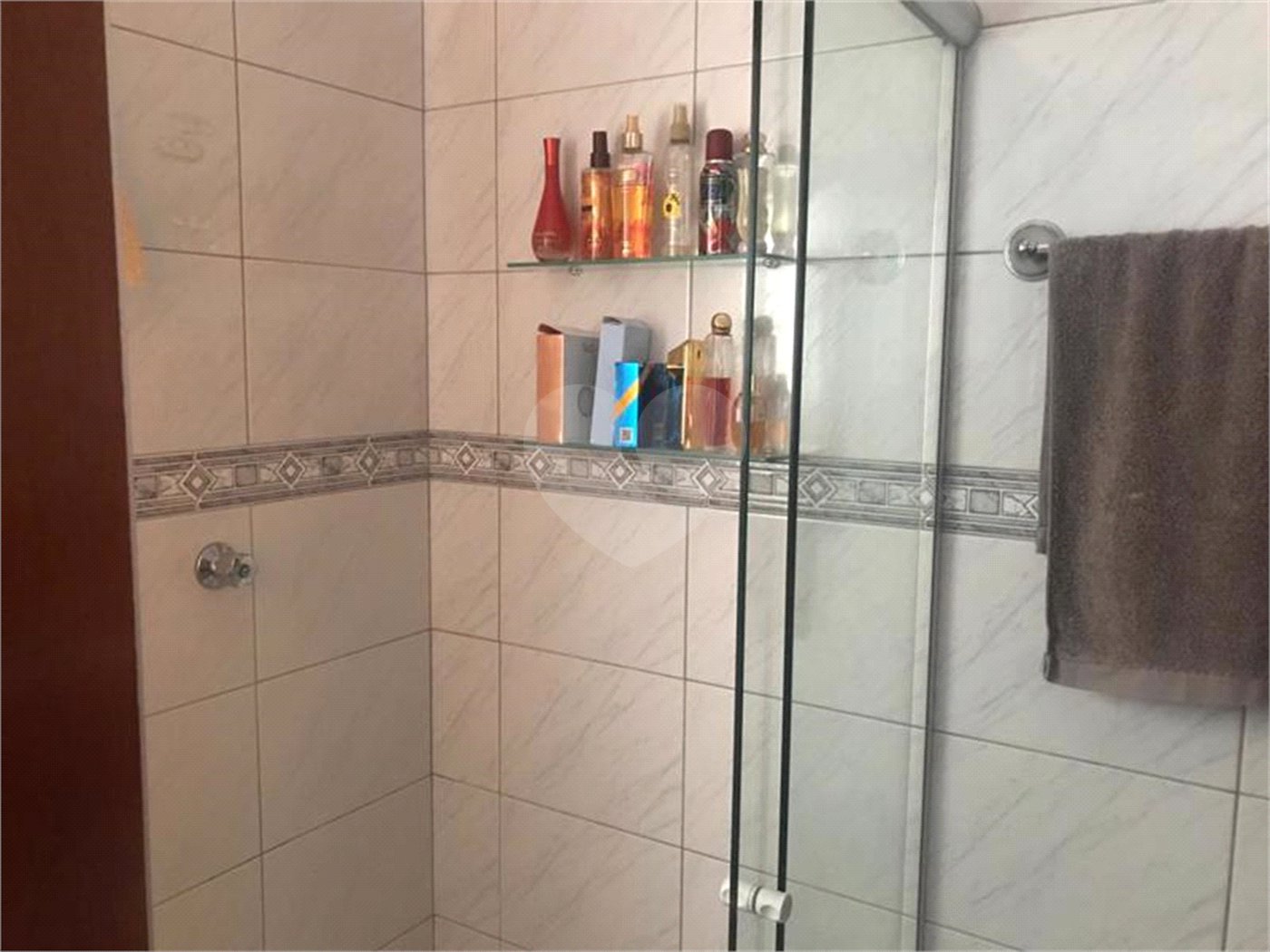 Casa à venda com 3 quartos, sendo 1 suíte, no condomínio Morada de Itapuã, São Paulo - SP