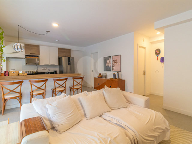 Apartamento à venda com 3 quartos, sendo 1 suíte,  em Morumbi, São Paulo, SP