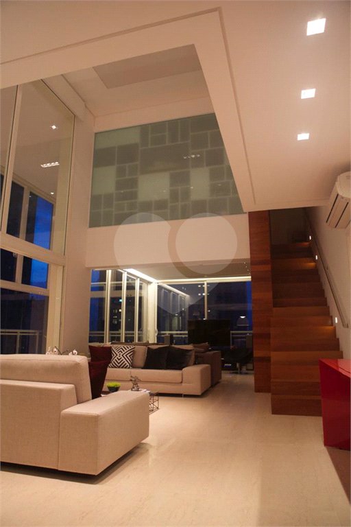 Apartamento à venda com 3 suítes em Vila Mariana, São Paulo, SP