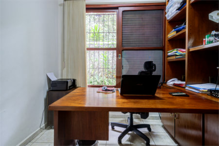Casa à venda com 3 quartos, sendo 1 suíte, em Alto da Boa Vista, São Paulo, SP