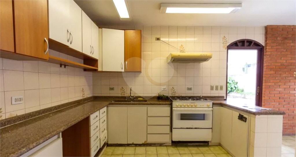Casa à venda com 4 quartos, sendo 1 suíte, em Vila Tiradentes, São Paulo, SP