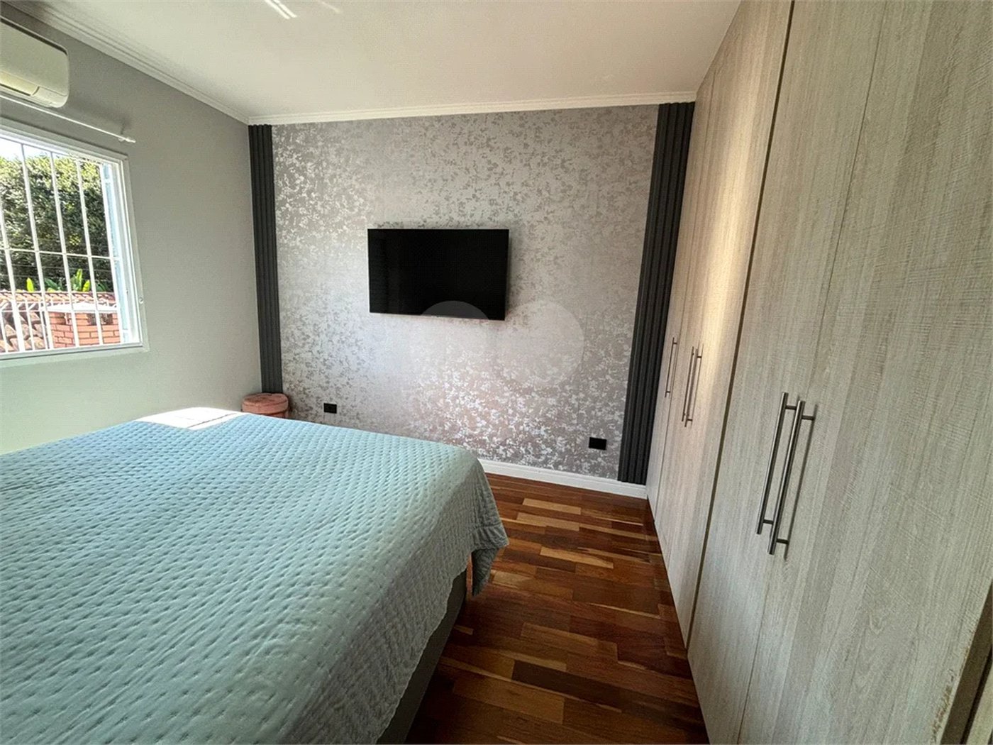 Casa à venda com 3 quartos, sendo 1 suíte, no condomínio Mira Estrela, São Paulo - SP