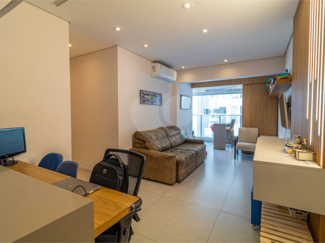 Apartamento à venda com 3 quartos, sendo 1 suíte,  em Granja Julieta, São Paulo, SP