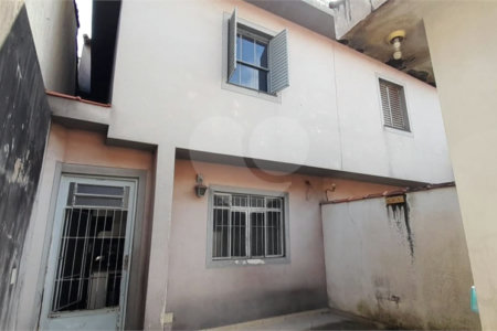 Sobrado à venda com 3 quartos, sendo 2 suítes,  em Vila Pires, Santo André, SP